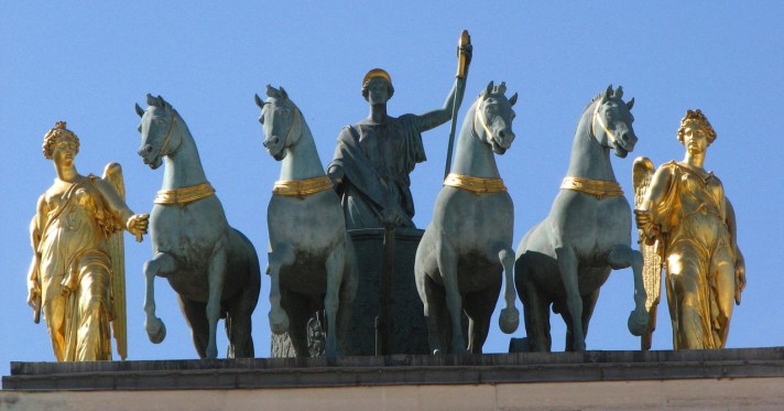 stone-horses-1219399-1278x670